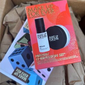 Makeup Forever Dreamy Complexion Set